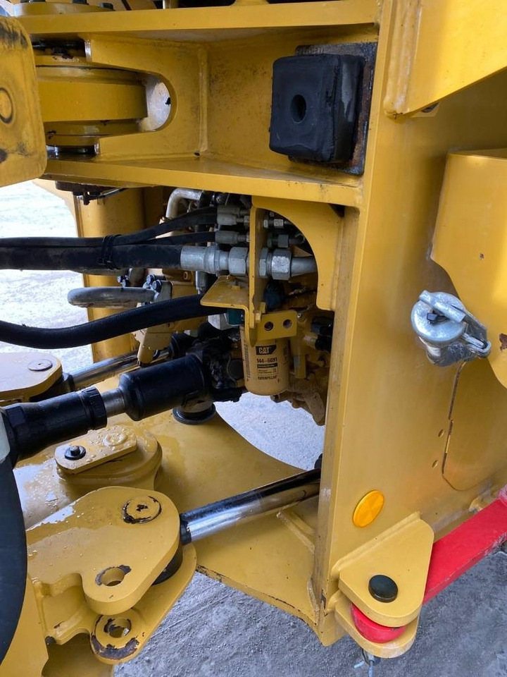 Kolový nakladač CAT 938 M (Bucket + Forks): obrázek 25