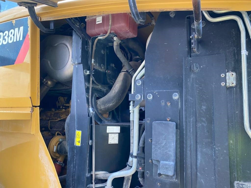 Kolový nakladač CAT 938 M (Bucket + Forks): obrázek 19