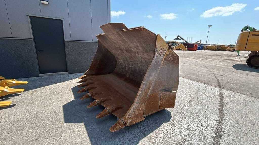 CAT 980 M (Comes with bucket / Under Preparation) - Kolový nakladač: obrázek 2 CAT 980 M (Comes with bucket / Under Preparation) - Kolový nakladač: obrázek 2