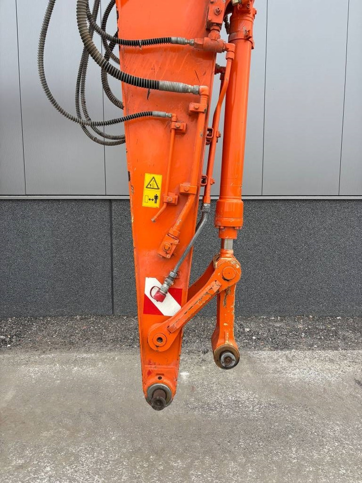 Kolesové rýpadlo Hitachi ZX 140 W-5B: obrázek 7