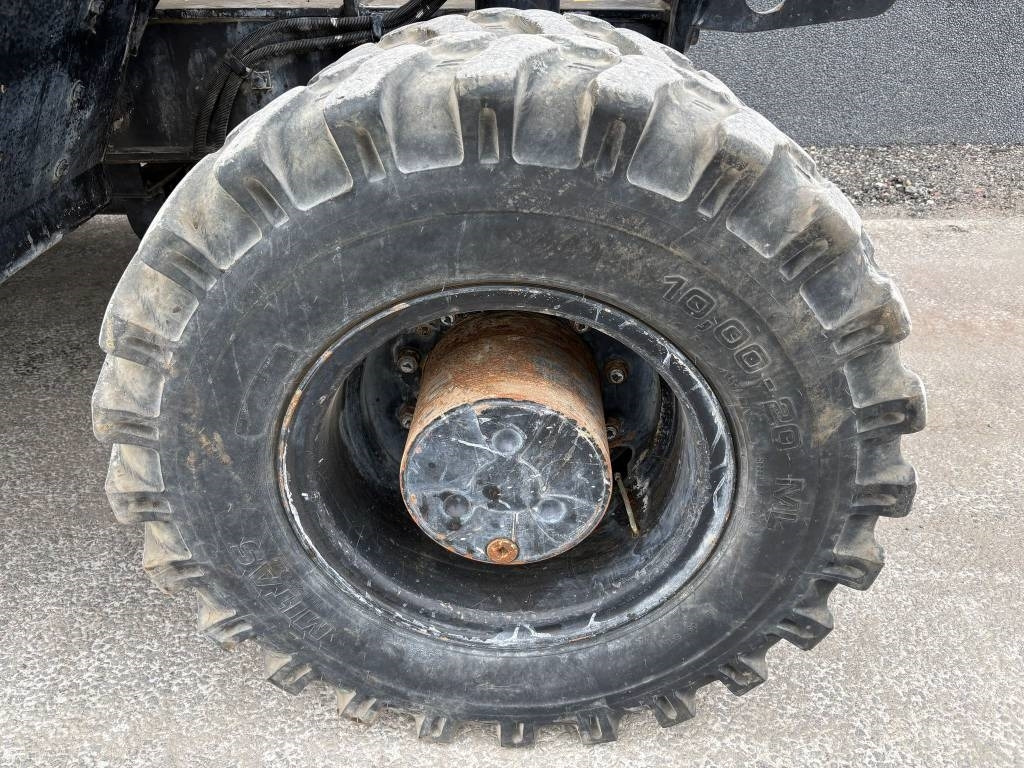 Kolesové rýpadlo Hitachi ZX 140 W-5B: obrázek 20