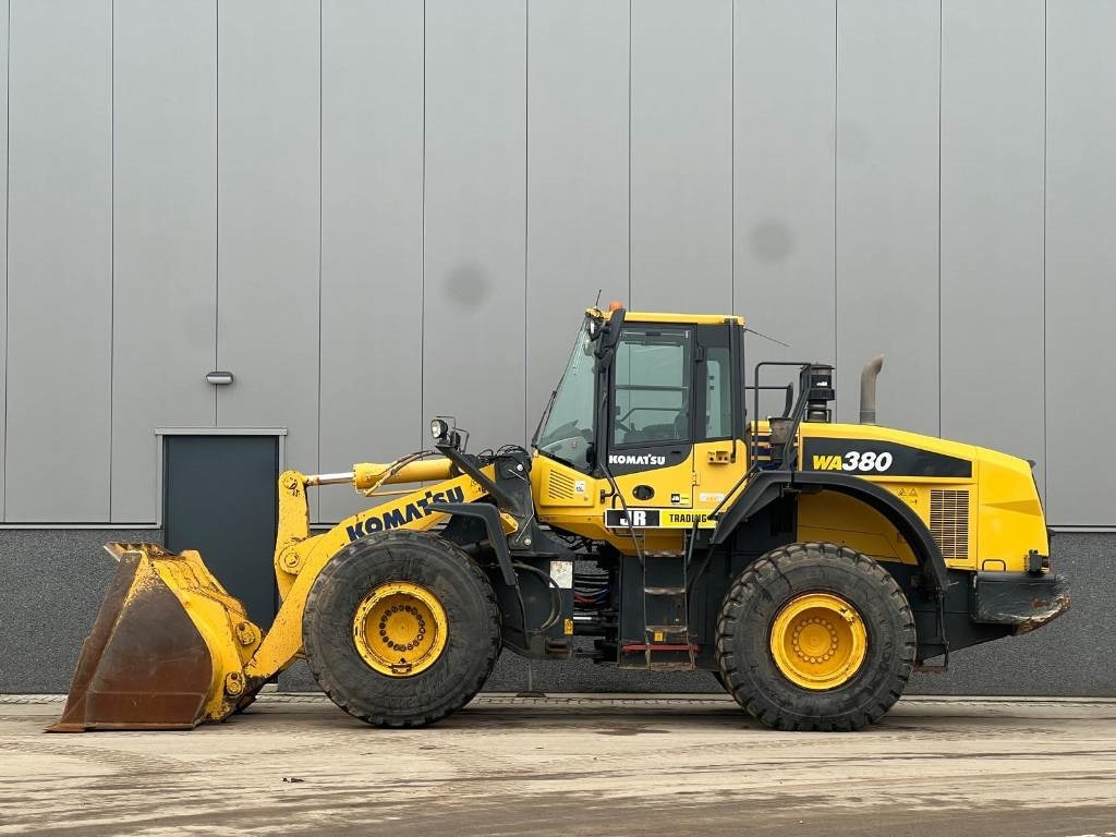 Komatsu WA 380-7 - Kolový nakladač: obrázek 1 Komatsu WA 380-7 - Kolový nakladač: obrázek 1
