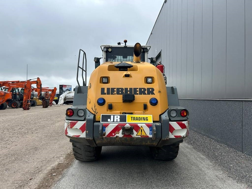 Liebherr L 550 (Comes with High-tip - Mit Hochkipper) - Kolový nakladač: obrázek 4 Liebherr L 550 (Comes with High-tip - Mit Hochkipper) - Kolový nakladač: obrázek 4