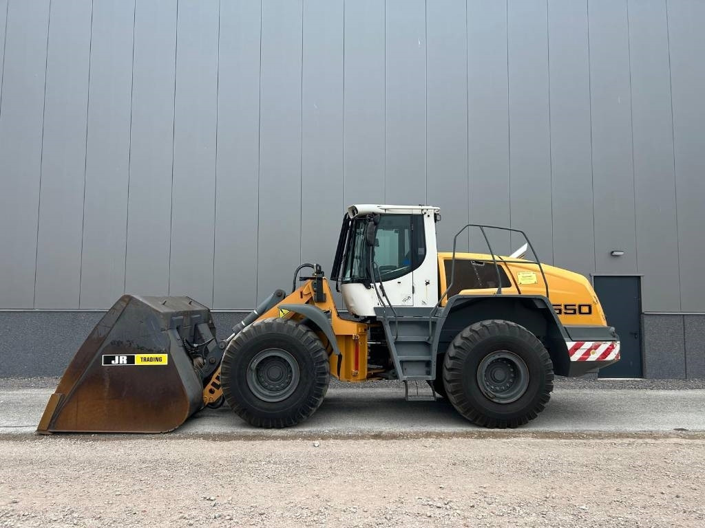 Liebherr L 550 (Comes with High-tip - Mit Hochkipper) - Kolový nakladač: obrázek 1 Liebherr L 550 (Comes with High-tip - Mit Hochkipper) - Kolový nakladač: obrázek 1