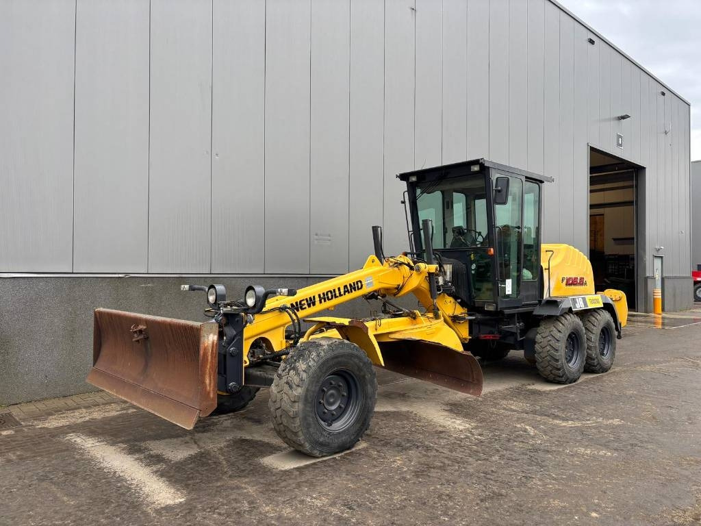 New Holland F 106.6 A - Grejdr: obrázek 1 New Holland F 106.6 A - Grejdr: obrázek 1