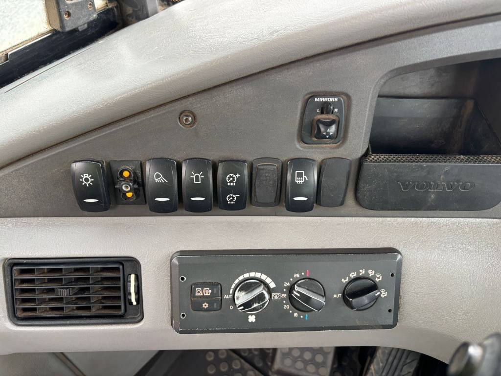 Kloubový sklápěč Volvo A 25 G: obrázek 14 Kloubový sklápěč Volvo A 25 G: obrázek 14