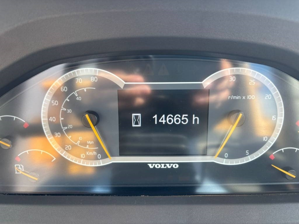 Volvo A 40 F leasing Volvo A 40 F: obrázek 10 Volvo A 40 F leasing Volvo A 40 F: obrázek 10