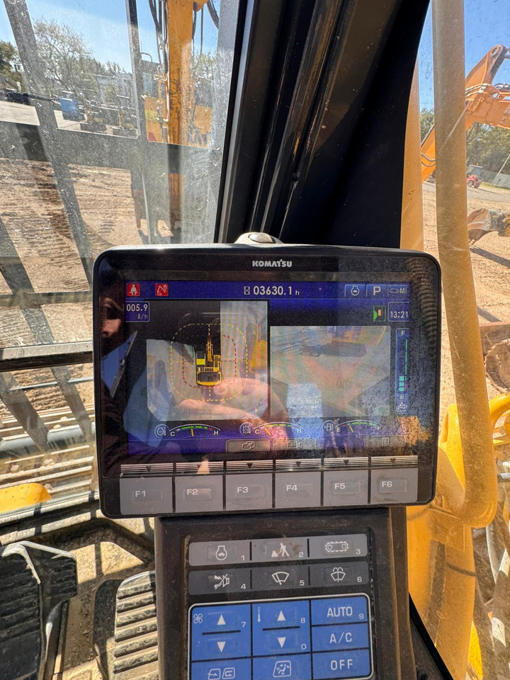 KOMATSU PC210 NLC-11 - Mini rýpadlo: obrázek 3 KOMATSU PC210 NLC-11 - Mini rýpadlo: obrázek 3