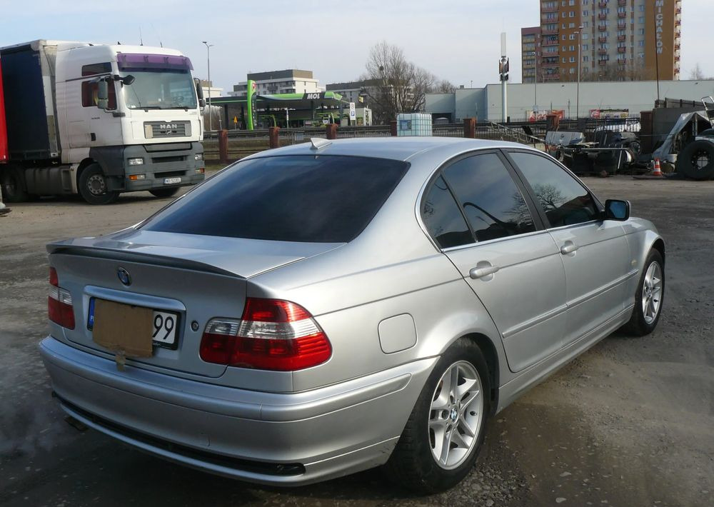 BMW Seria 3 320i - Osobní auto: obrázek 4 BMW Seria 3 320i - Osobní auto: obrázek 4