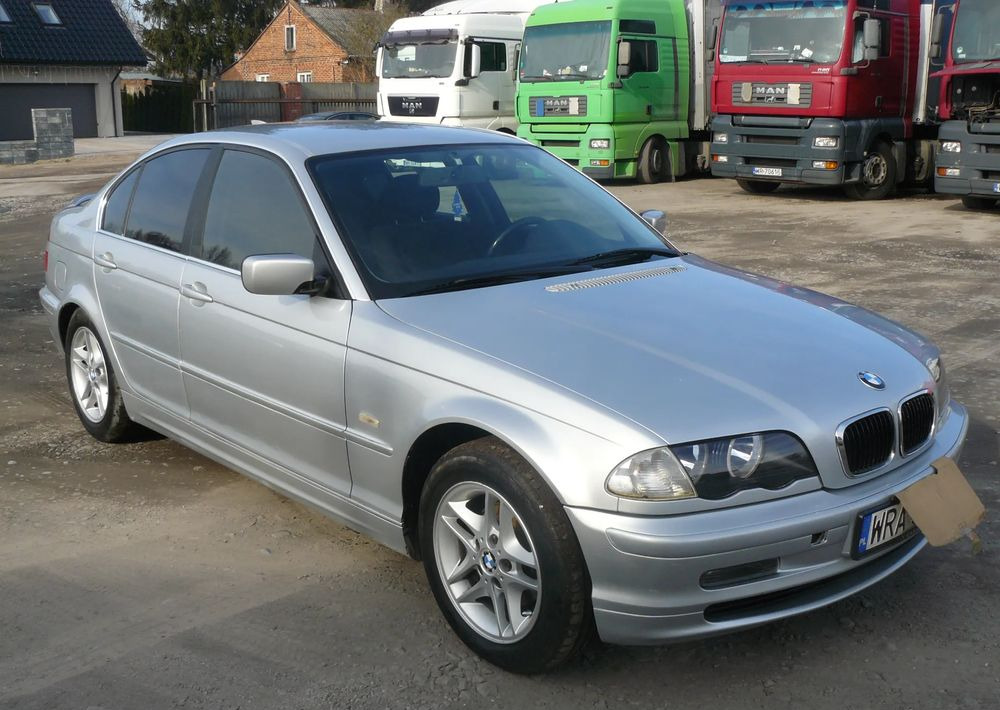 BMW Seria 3 320i - Osobní auto: obrázek 2 BMW Seria 3 320i - Osobní auto: obrázek 2