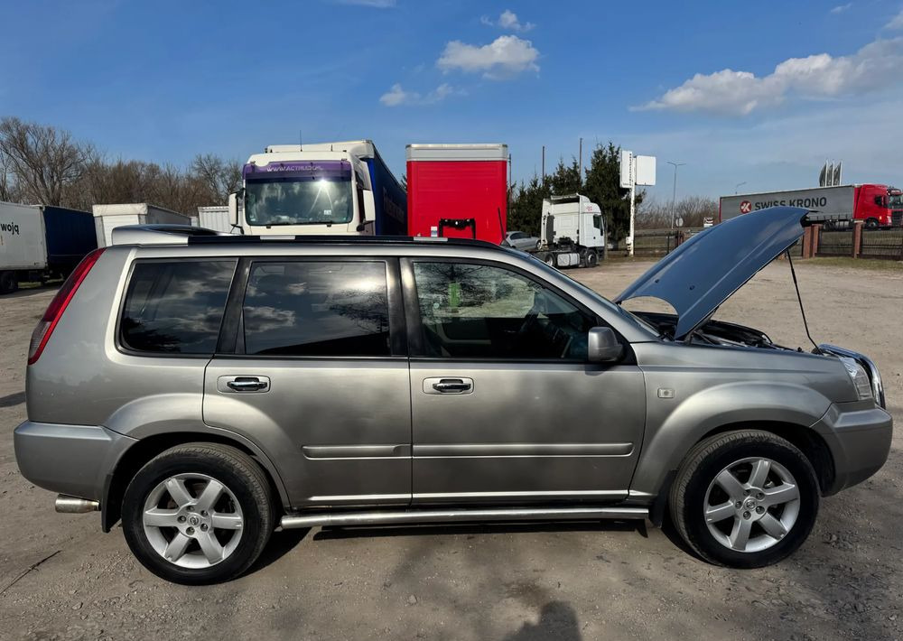 Nissan X-Trail 2.2 dCi 4x2 Comfort - SUV: obrázek 3 Nissan X-Trail 2.2 dCi 4x2 Comfort - SUV: obrázek 3