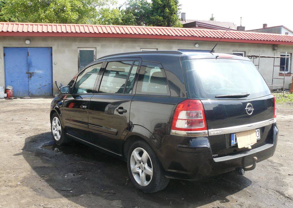 Opel Zafira 1.9 CDTI Cosmo - SUV: obrázek 3 Opel Zafira 1.9 CDTI Cosmo - SUV: obrázek 3