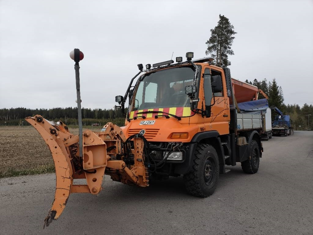 Mercedes-Benz Unimog ,hiekoitin,aura,kippilava - Vozidlo pro zimní údržbu: obrázek 1 Mercedes-Benz Unimog ,hiekoitin,aura,kippilava - Vozidlo pro zimní údržbu: obrázek 1