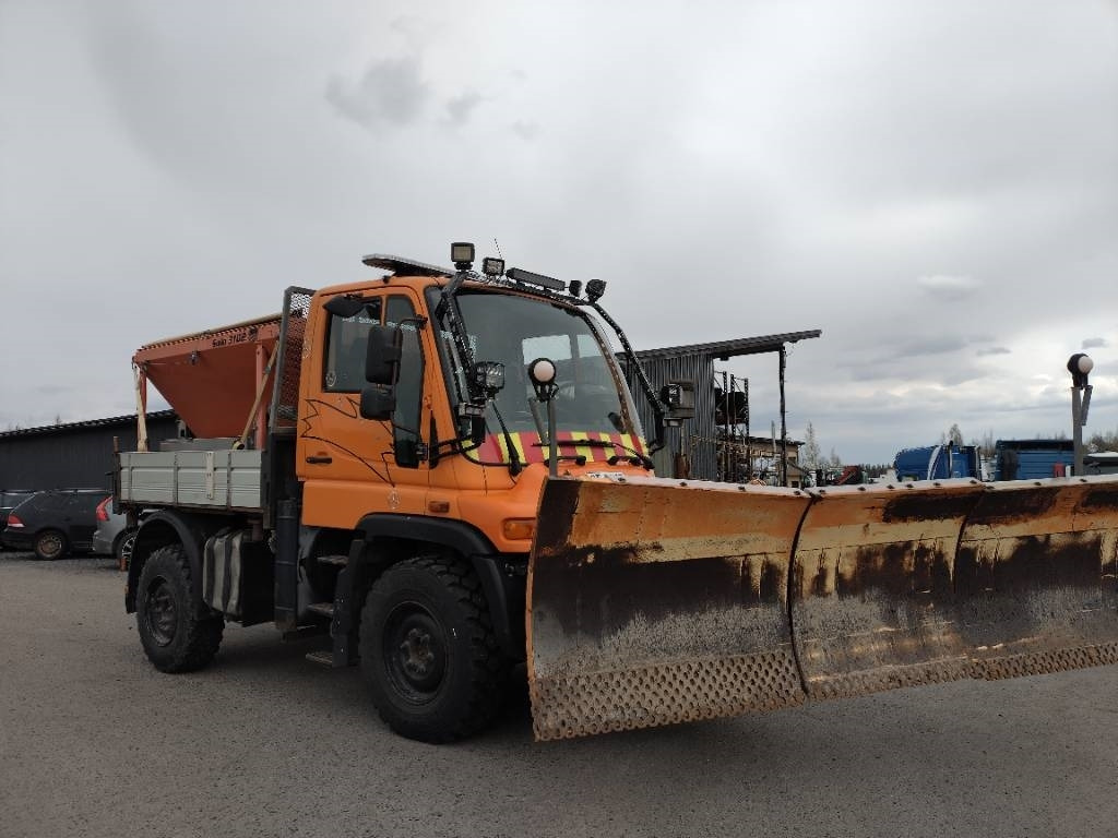 Mercedes-Benz Unimog ,hiekoitin,aura,kippilava - Vozidlo pro zimní údržbu: obrázek 2 Mercedes-Benz Unimog ,hiekoitin,aura,kippilava - Vozidlo pro zimní údržbu: obrázek 2