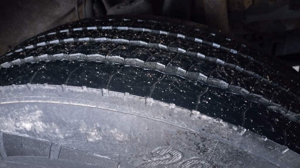 Scania P94 kokosivuaukeva kori+pl-nostin - Skříňový nákladní auto: obrázek 3 Scania P94 kokosivuaukeva kori+pl-nostin - Skříňový nákladní auto: obrázek 3