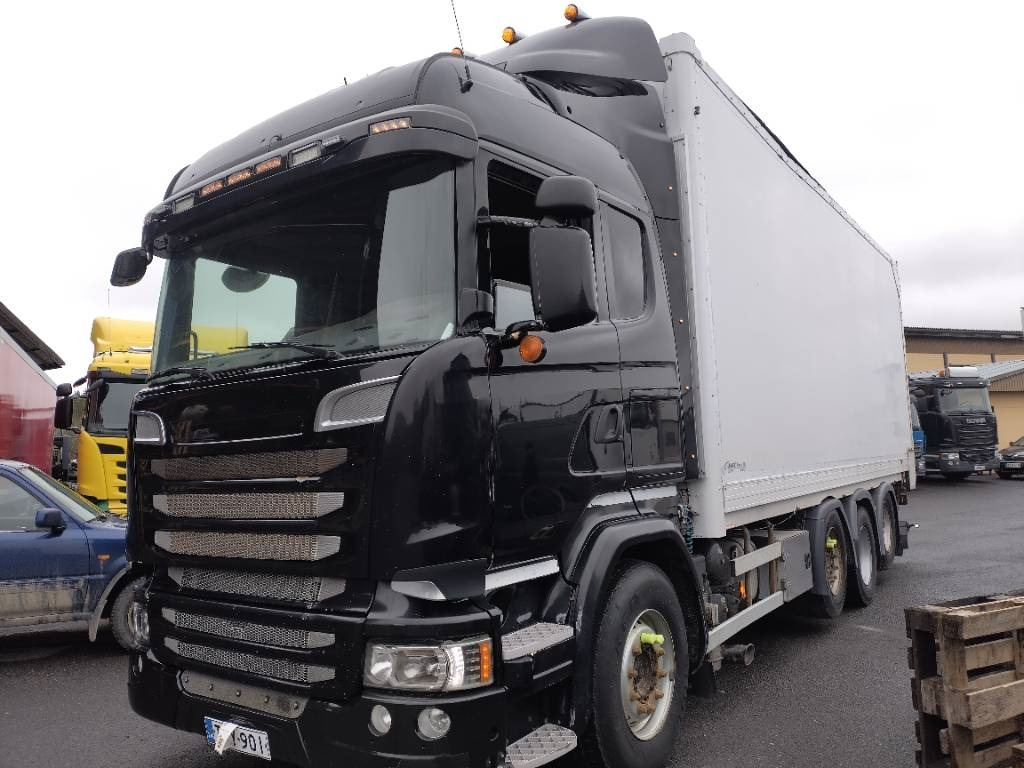 Scania R 580 8x2 ketjupurku kori 50mottia - Skříňový nákladní auto: obrázek 2 Scania R 580 8x2 ketjupurku kori 50mottia - Skříňový nákladní auto: obrázek 2