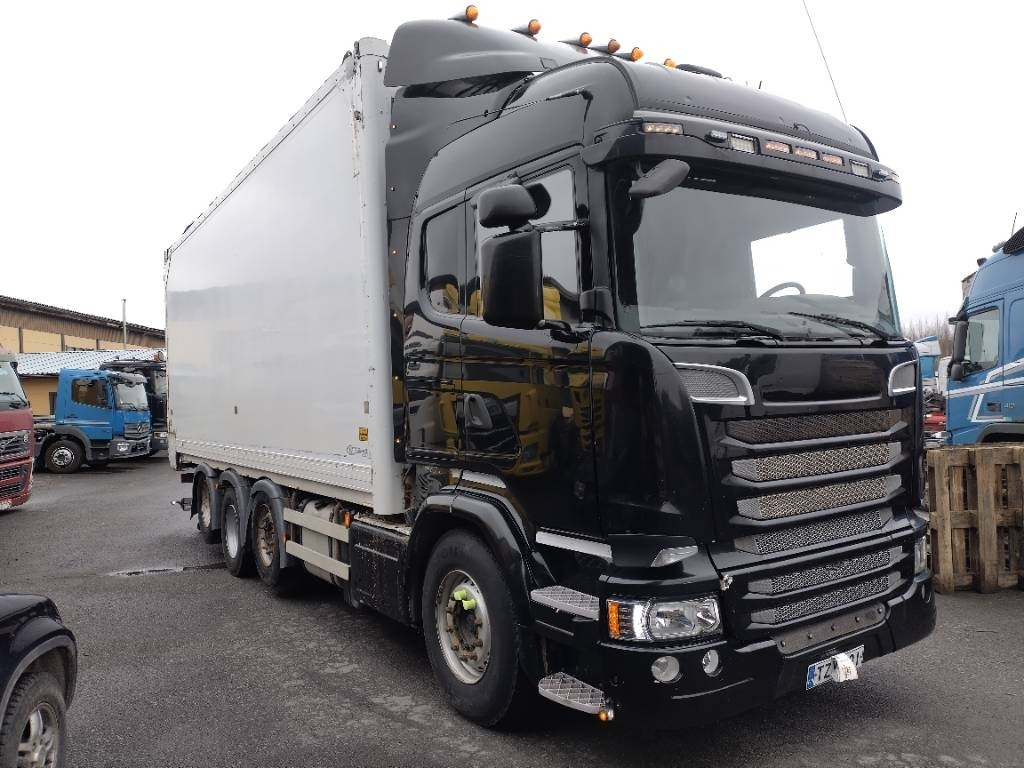 Scania R 580 8x2 ketjupurku kori 50mottia - Skříňový nákladní auto: obrázek 1 Scania R 580 8x2 ketjupurku kori 50mottia - Skříňový nákladní auto: obrázek 1