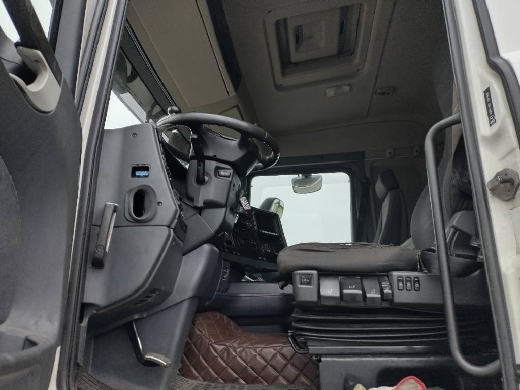 Nákladní automobil valníkový/ Plošinový Scania R560 6x2 täysilmaj.uusi koneenkuljetusritilä: obrázek 7 Nákladní automobil valníkový/ Plošinový Scania R560 6x2 täysilmaj.uusi koneenkuljetusritilä: obrázek 7