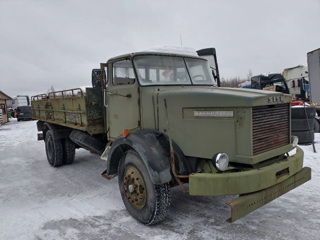 Sisu Karhu rahtilava ja ulosotto - Nákladní automobil valníkový/ Plošinový: obrázek 1 Sisu Karhu rahtilava ja ulosotto - Nákladní automobil valníkový/ Plošinový: obrázek 1
