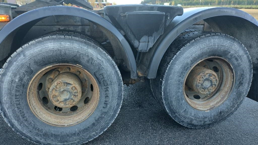 Scania R144 530 8x4 RASKASVETURI - Tahač: obrázek 4 Scania R144 530 8x4 RASKASVETURI - Tahač: obrázek 4