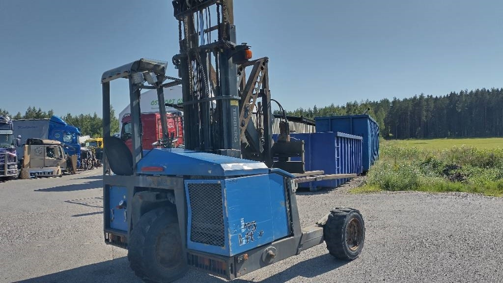 Terberg Kinglifter perätrukki - Závěsný vysokozdvižný vozík: obrázek 3 Terberg Kinglifter perätrukki - Závěsný vysokozdvižný vozík: obrázek 3