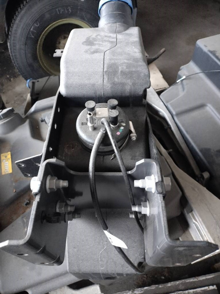 Volvo Adblue säiliö FL - Rám/ Šasi pro Nákladní auto: obrázek 2 Volvo Adblue säiliö FL - Rám/ Šasi pro Nákladní auto: obrázek 2