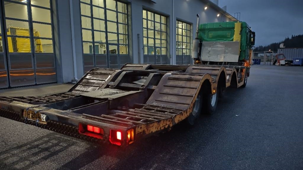 Volvo F16 8x2 metsäkone ritilä, rautajouset,hydr.perä - Lesovůz: obrázek 4 Volvo F16 8x2 metsäkone ritilä, rautajouset,hydr.perä - Lesovůz: obrázek 4