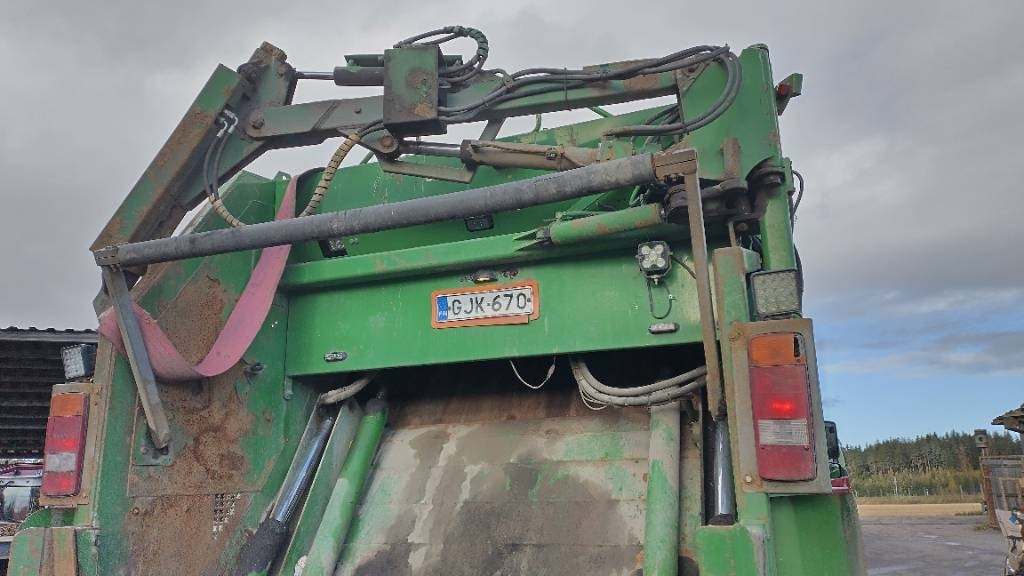 Volvo FM330 6x2 Norba pakkaaja,molokki nostin, manuaali  - Vůz na odvoz odpadků: obrázek 3 Volvo FM330 6x2 Norba pakkaaja,molokki nostin, manuaali  - Vůz na odvoz odpadků: obrázek 3