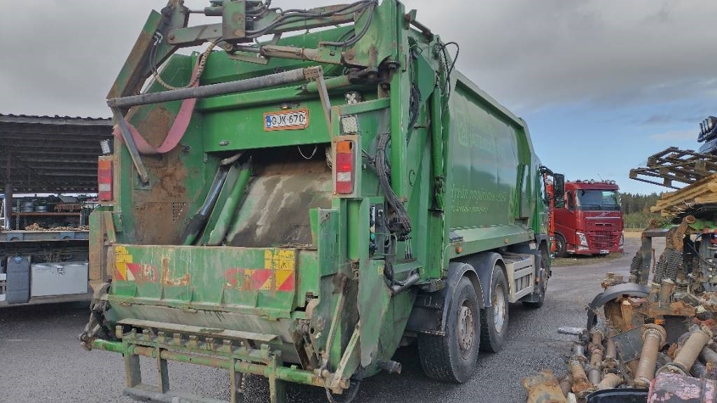 Volvo FM330 6x2 Norba pakkaaja,molokki nostin, manuaali  - Vůz na odvoz odpadků: obrázek 4 Volvo FM330 6x2 Norba pakkaaja,molokki nostin, manuaali  - Vůz na odvoz odpadků: obrázek 4