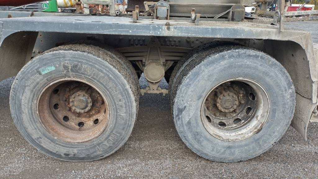 Volvo FM9 8x4 full steel,manual, mixer - Cisternové vozidlo: obrázek 5 Volvo FM9 8x4 full steel,manual, mixer - Cisternové vozidlo: obrázek 5