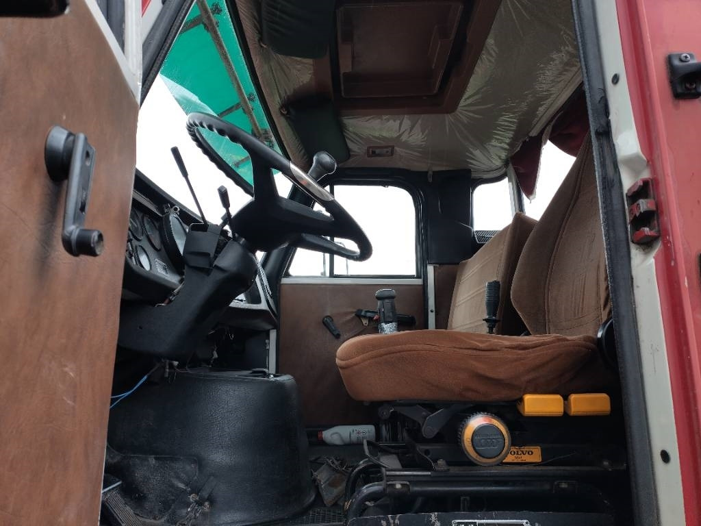 Volvo N7 Tico nosturi ja vl-laite,280tkm!! - Ramenový nosič kontajnerov: obrázek 3 Volvo N7 Tico nosturi ja vl-laite,280tkm!! - Ramenový nosič kontajnerov: obrázek 3