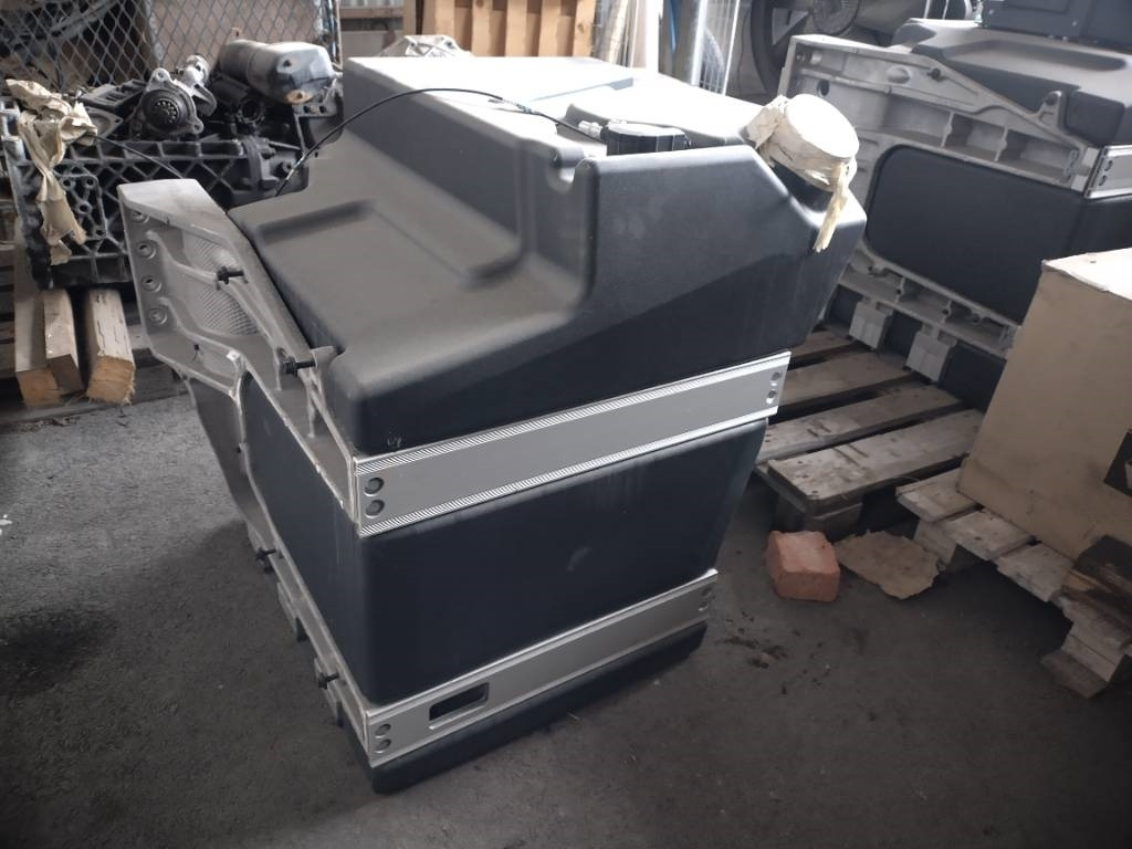 Volvo Polttoaine tankki 2+2 - Rám/ Šasi pro Nákladní auto: obrázek 1 Volvo Polttoaine tankki 2+2 - Rám/ Šasi pro Nákladní auto: obrázek 1