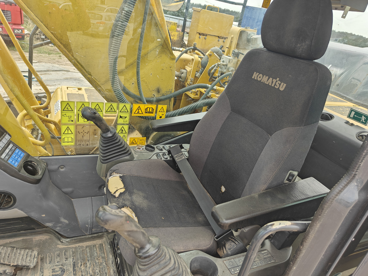 KOMATSU HB 215LC-2 - Pásové rýpadlo: obrázek 5 KOMATSU HB 215LC-2 - Pásové rýpadlo: obrázek 5