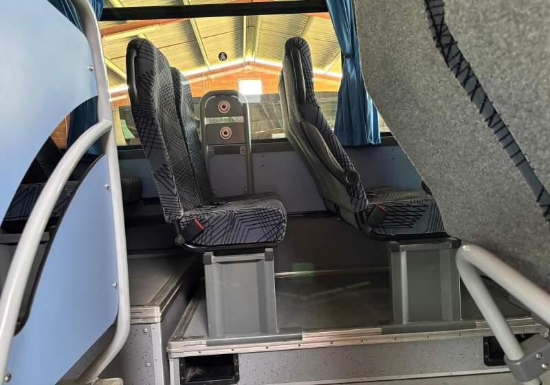 Iveco CROSSWAY/ SPROWADZONY / 180 000 KM / MANUAL - Autobus příměstský: obrázek 2 Iveco CROSSWAY/ SPROWADZONY / 180 000 KM / MANUAL - Autobus příměstský: obrázek 2