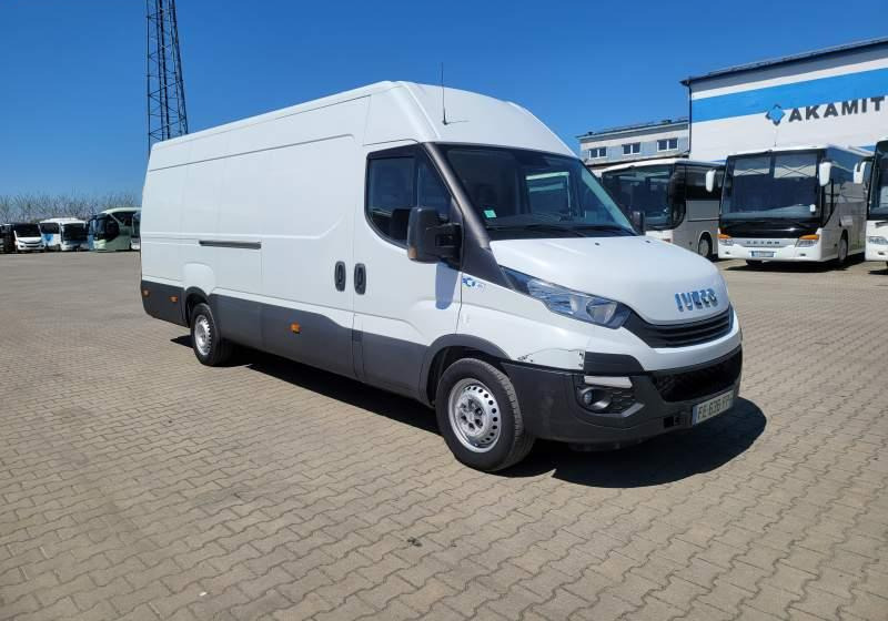 Iveco DAILY 35-140 / SPROWADZONY Z FRANCJI / TEMPOMAT - Furgon: obrázek 4 Iveco DAILY 35-140 / SPROWADZONY Z FRANCJI / TEMPOMAT - Furgon: obrázek 4