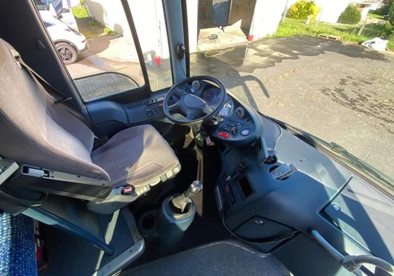 Neoplan TRENDLINER / SPROWADZONY / KLIMATYZACJA/ MANUAL - Autobus příměstský: obrázek 4 Neoplan TRENDLINER / SPROWADZONY / KLIMATYZACJA/ MANUAL - Autobus příměstský: obrázek 4