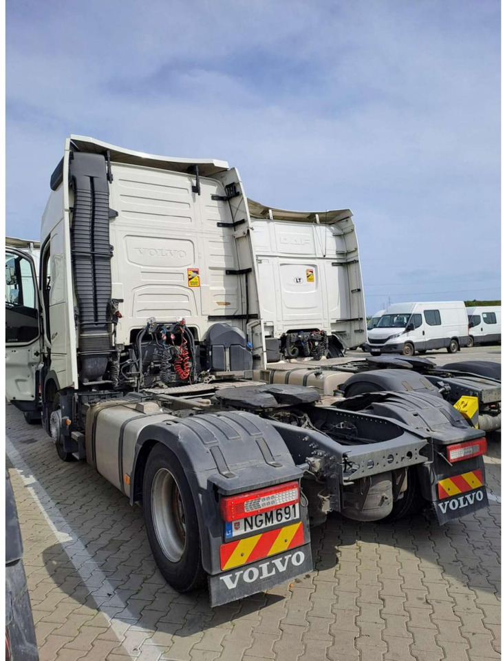 2023 Volvo FH 460 Globetrotter XL Varios i-Save - Tahač: obrázek 3 2023 Volvo FH 460 Globetrotter XL Varios i-Save - Tahač: obrázek 3