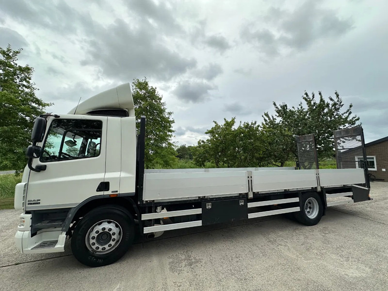 DAF CF 75.250 / NL TRUCK / EURO 5 / 4X2 / HYDRAULIC RAMPS / FULL AIR - Přepravník automobilů: obrázek 4 DAF CF 75.250 / NL TRUCK / EURO 5 / 4X2 / HYDRAULIC RAMPS / FULL AIR - Přepravník automobilů: obrázek 4