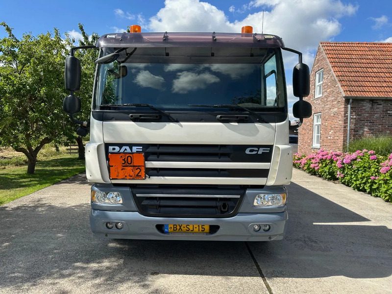 DAF CF 75.310 FAN / NL TRUCK / 6x2 / FUEL TANK 4 COMP. / 22 m3 / EURO5 / TOP CONDITION!! - Cisternové vozidlo: obrázek 2 DAF CF 75.310 FAN / NL TRUCK / 6x2 / FUEL TANK 4 COMP. / 22 m3 / EURO5 / TOP CONDITION!! - Cisternové vozidlo: obrázek 2