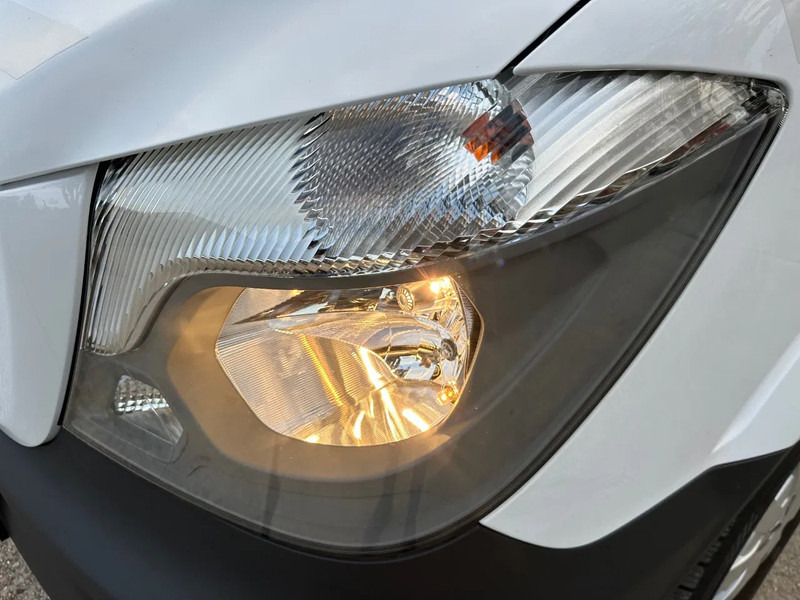 Mercedes-Benz Sprinter 313 CDI / L2H2 / AUTOMAAT / NL BUS / 130 PK / 2-ZITS / CC / AIRCO / CAMERA - Furgon: obrázek 4 Mercedes-Benz Sprinter 313 CDI / L2H2 / AUTOMAAT / NL BUS / 130 PK / 2-ZITS / CC / AIRCO / CAMERA - Furgon: obrázek 4