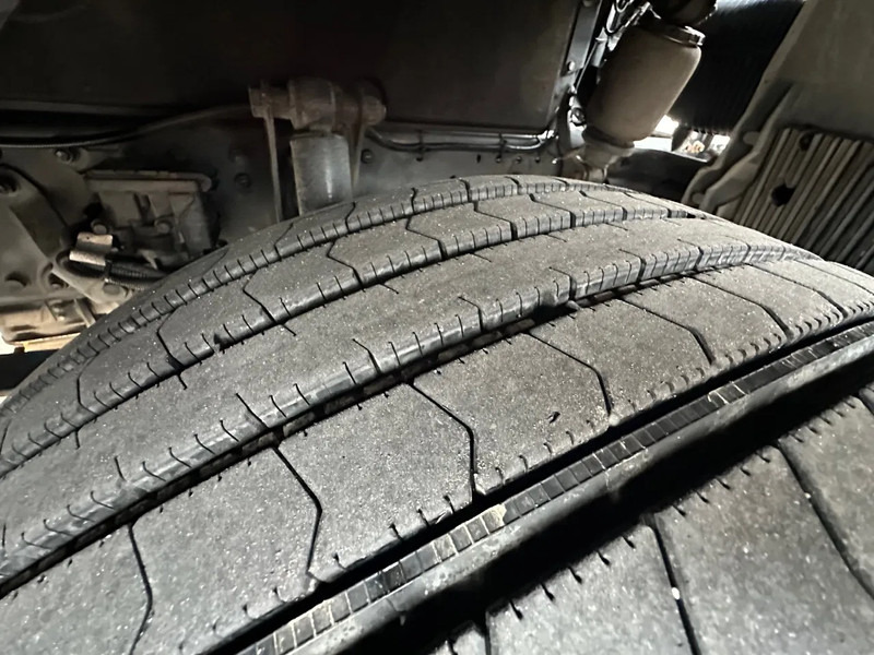 MAN TGX 26.480 / NL TRUCK / RETARDER / EURO 6 / 6X2 / LIFT+STEER AXLE / 60T - Tahač: obrázek 5 MAN TGX 26.480 / NL TRUCK / RETARDER / EURO 6 / 6X2 / LIFT+STEER AXLE / 60T - Tahač: obrázek 5