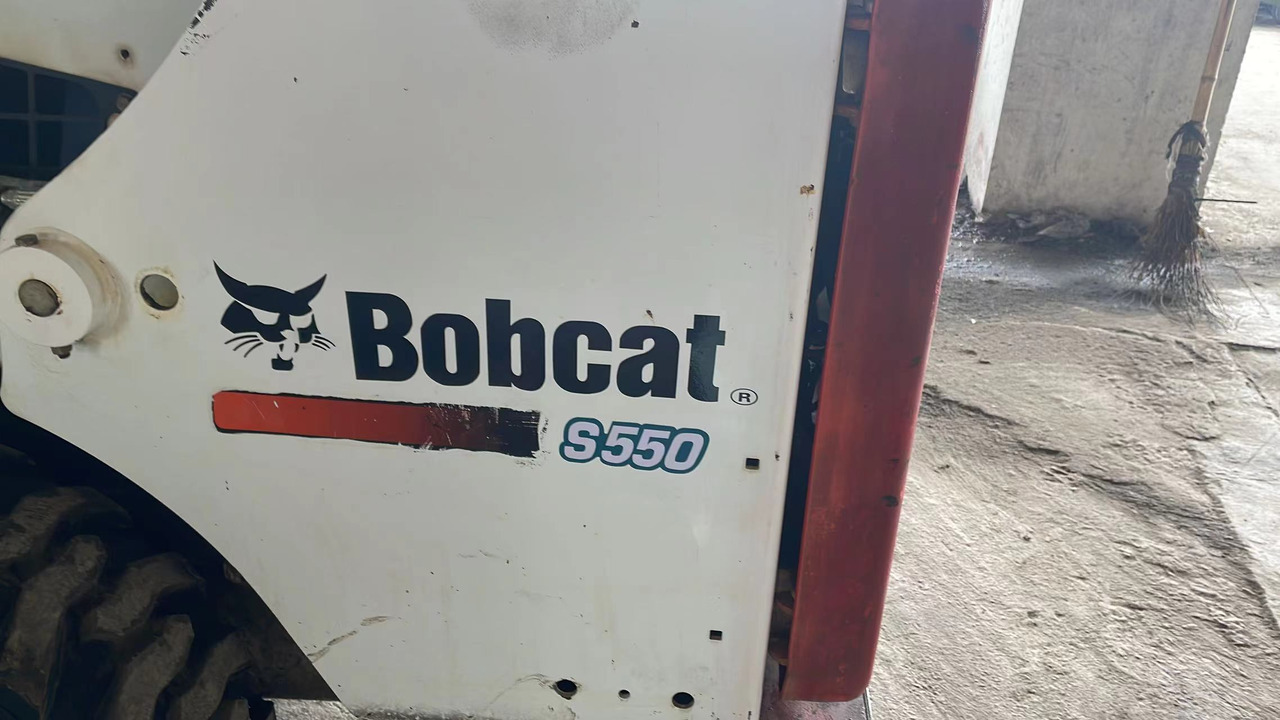 BOBCAT S550 - Nástroj/ Vybavení: obrázek 4 BOBCAT S550 - Nástroj/ Vybavení: obrázek 4