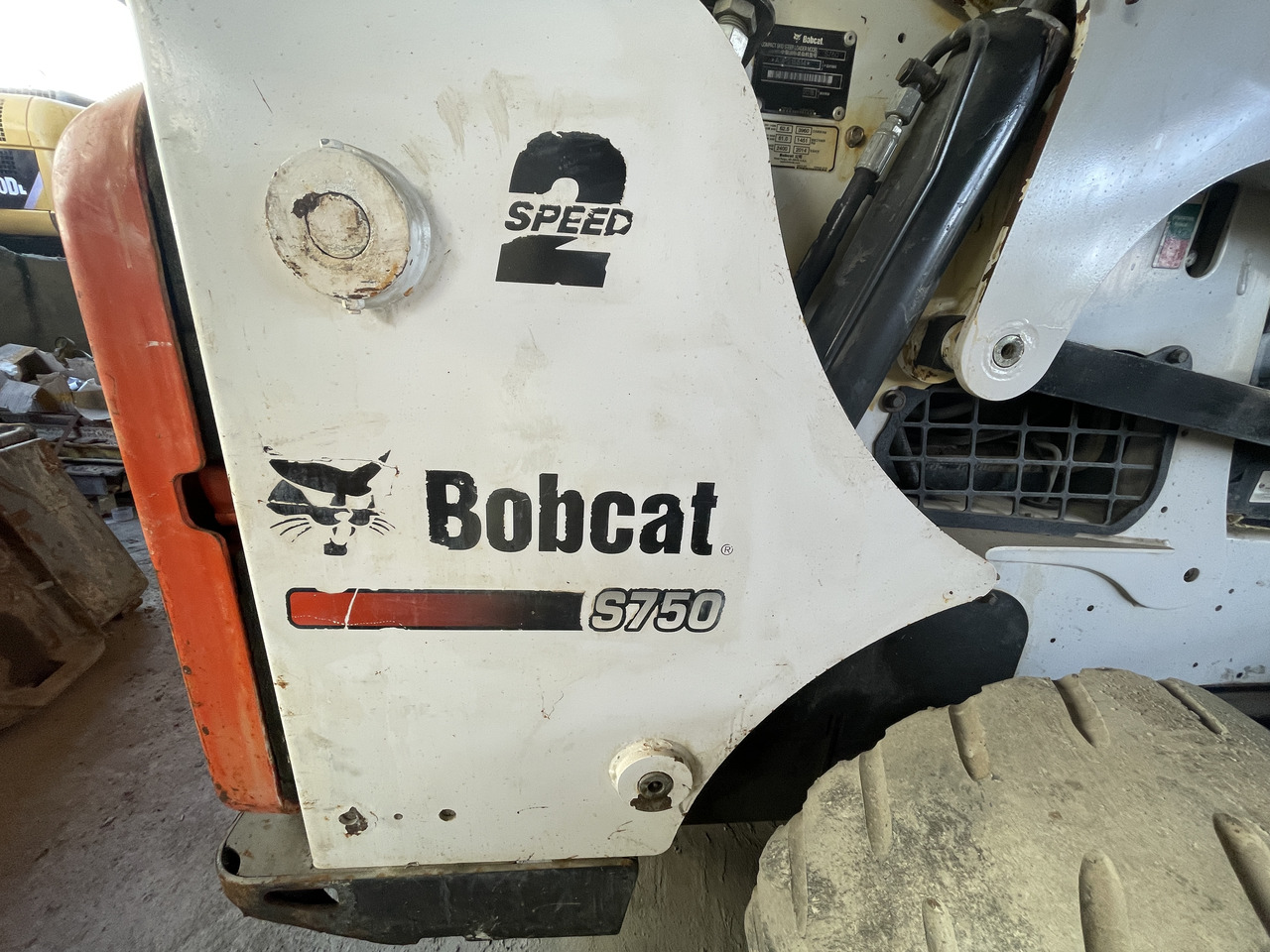 Bobcat S750 - Smykový nakladač: obrázek 5 Bobcat S750 - Smykový nakladač: obrázek 5