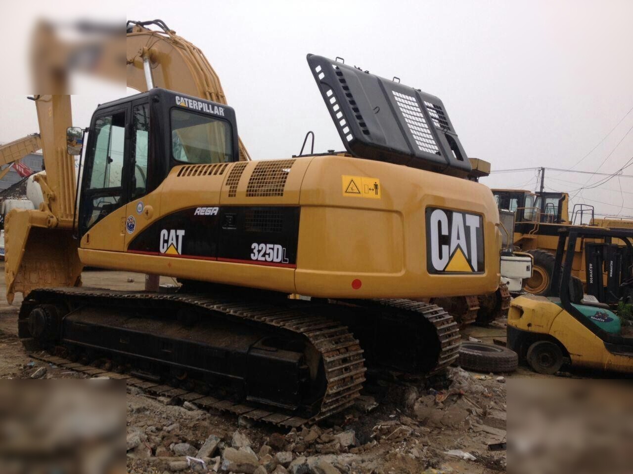 CATERPILLAR 325DL - Pásové rýpadlo: obrázek 2 CATERPILLAR 325DL - Pásové rýpadlo: obrázek 2