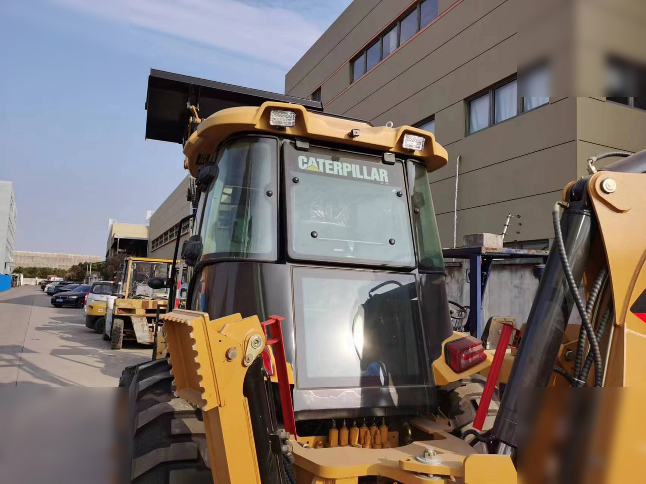 CATERPILLAR 420F - Rýpadlo-nakladač: obrázek 2 CATERPILLAR 420F - Rýpadlo-nakladač: obrázek 2