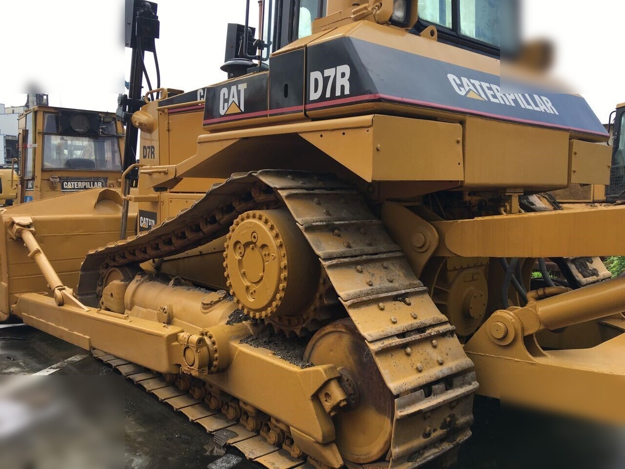 CATERPILLAR D7R - Buldozer: obrázek 1 CATERPILLAR D7R - Buldozer: obrázek 1