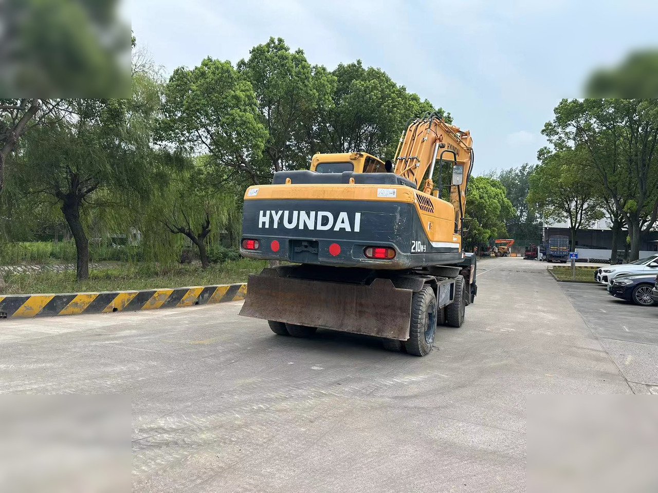 HYUNDAI ROBEX 210W-9 - Kolesové rýpadlo: obrázek 3 HYUNDAI ROBEX 210W-9 - Kolesové rýpadlo: obrázek 3