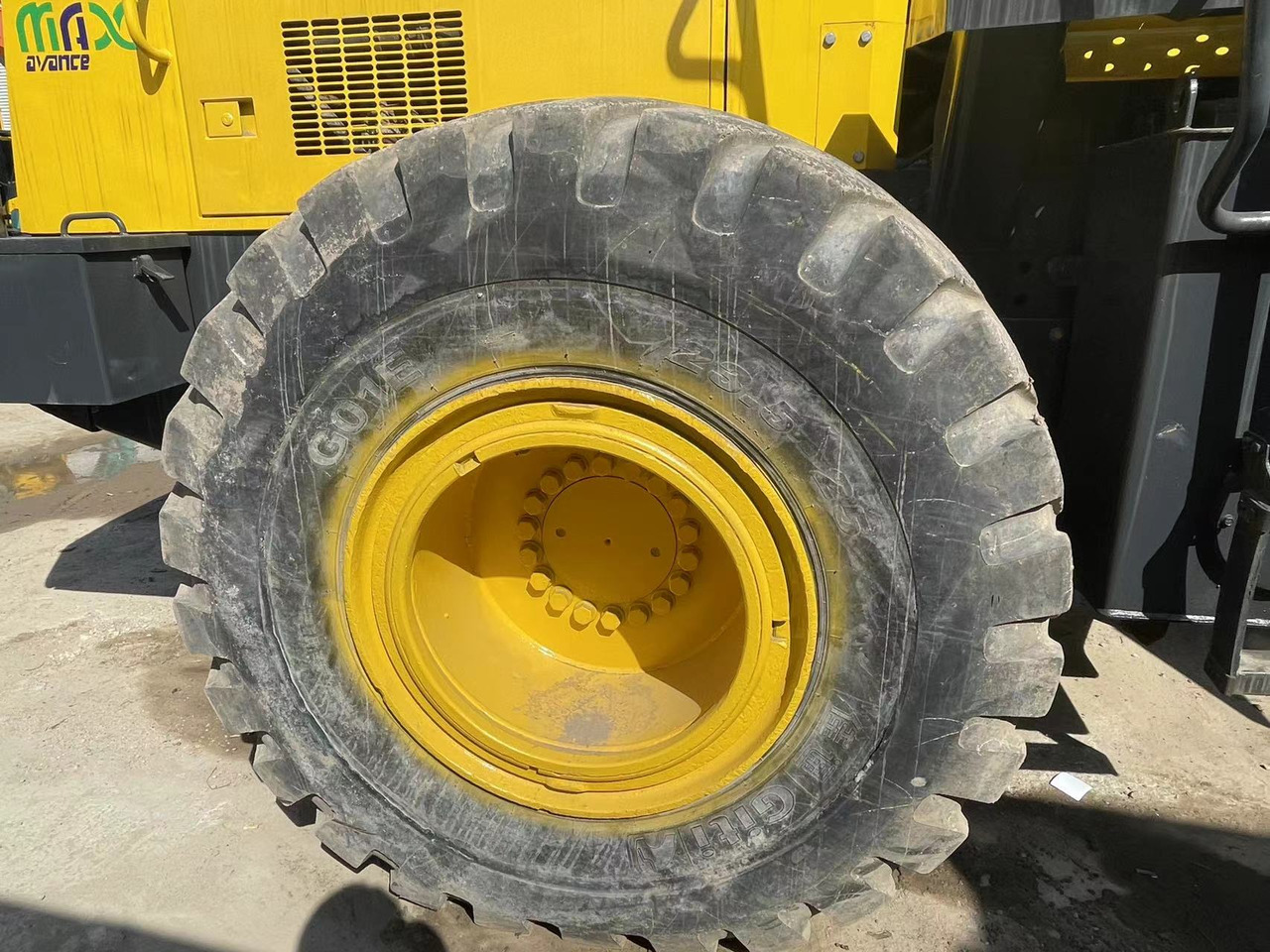 Kolový nakladač KOMATSU WA380-3: obrázek 7