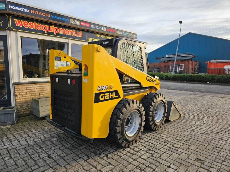 Gehl R165 - Kolový nakladač: obrázek 4 Gehl R165 - Kolový nakladač: obrázek 4