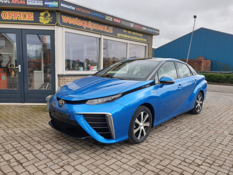 Toyota Mirai - Sedan: obrázek 2 Toyota Mirai - Sedan: obrázek 2
